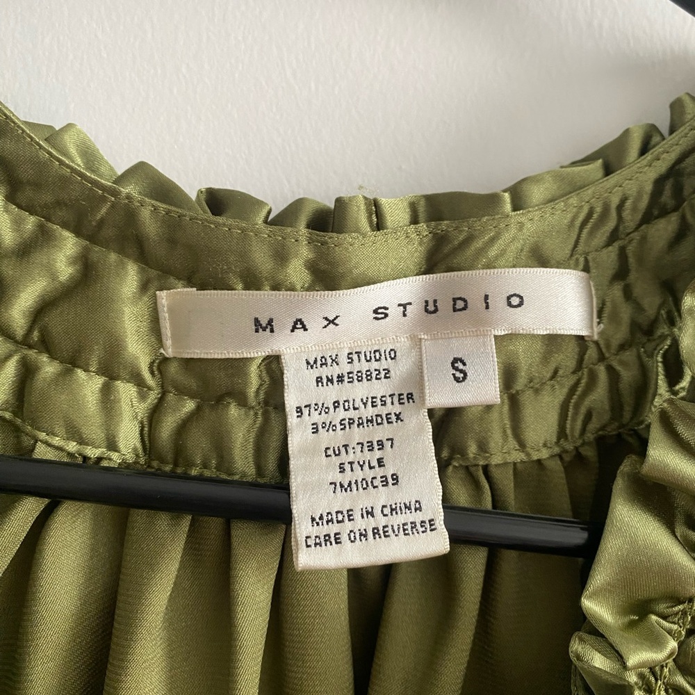 Max Studio Olive Ruffled Blouse - Picture 2 of 3